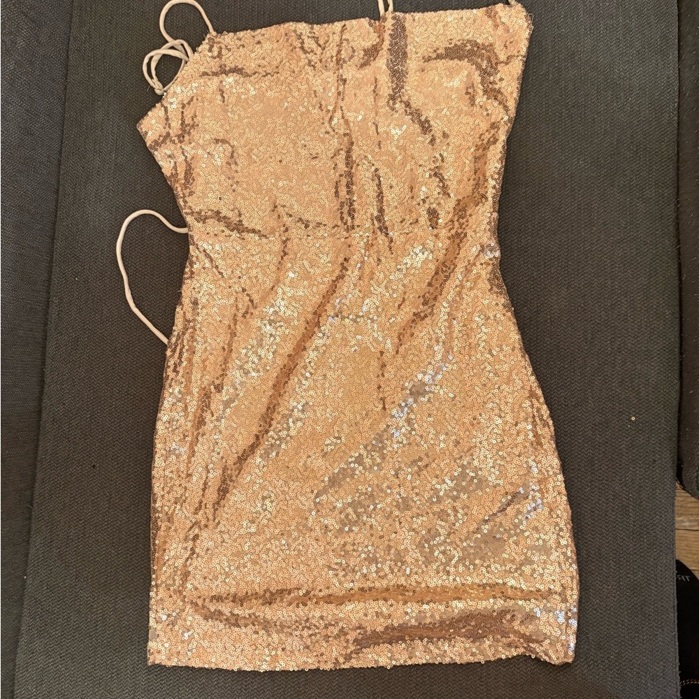 Elegant Sequin Dress in Gold